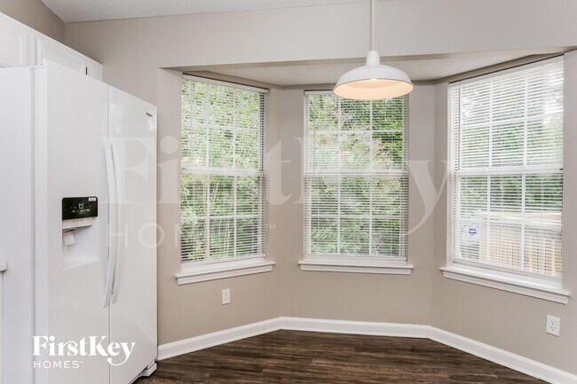 Foto del edificio - 6319 Hillview Ln