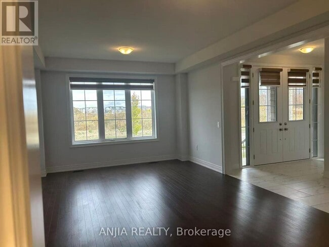 Photo du bâtiment - 13 Albert Newell Dr