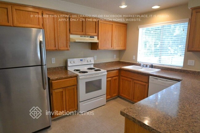 Building Photo - 11018 203rd Ave E