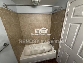 Building Photo - 907 Woodbridge Ct