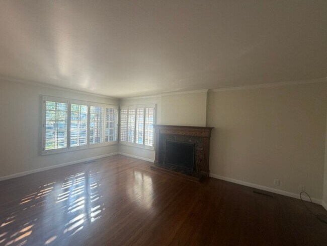 Foto del edificio - 1227 Nadina St