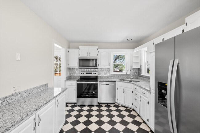 Foto del edificio - 213 Fairview Dr