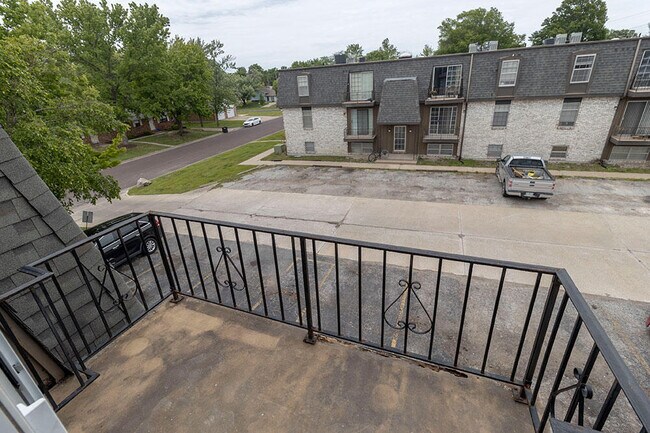 Foto del edificio - 3408 Balboa Ln