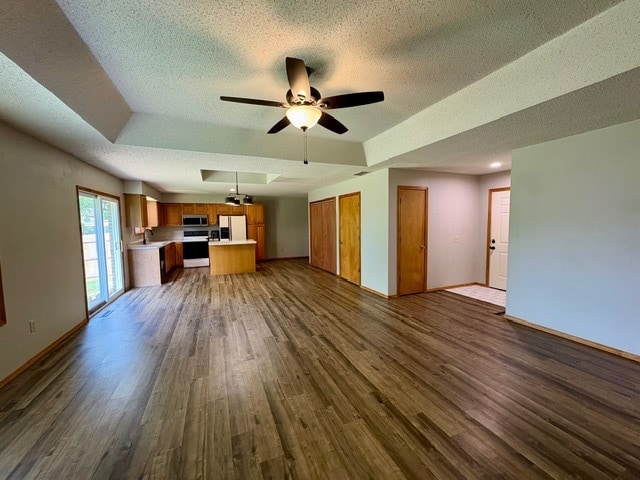 Building Photo - 3955 W Eaglecrest St