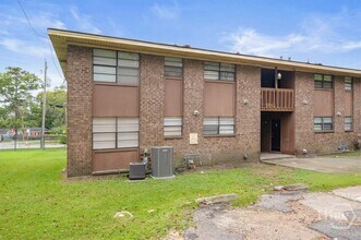 Building Photo - 5340 La Roche Ave