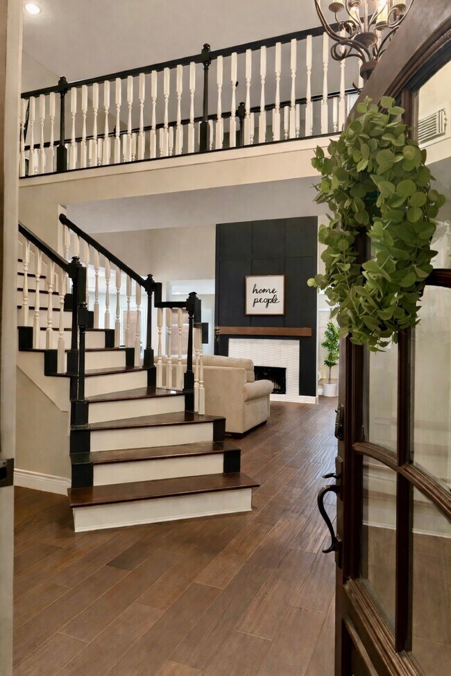 Building Photo - 12907 Lake Mist Dr