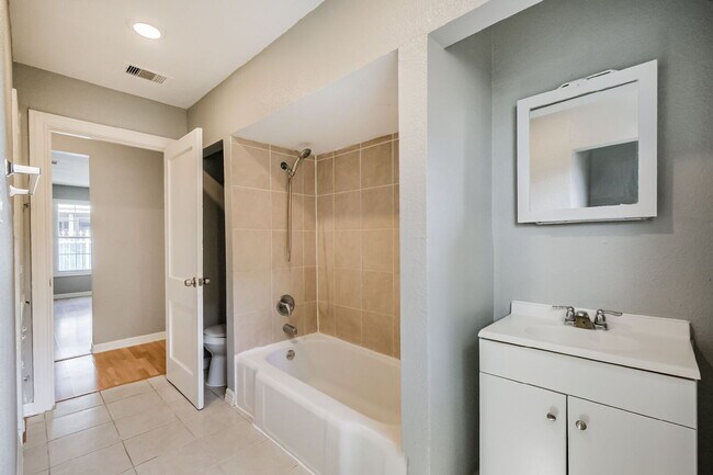 Foto del edificio - Charming Front Unit