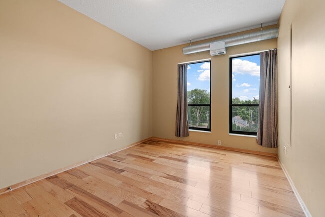 Building Photo - 4525 Park Commons Dr