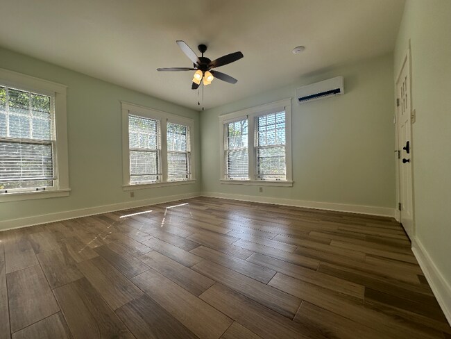 Foto del edificio - 515 E 8th St
