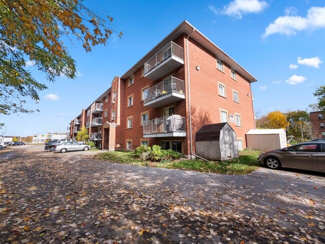 Building Photo - 135 Atherley Road
