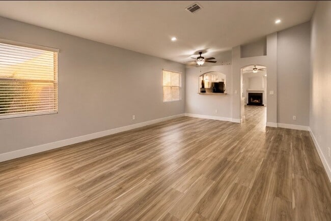 Building Photo - 7032 Golden Desert Ave