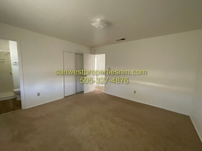 Building Photo - 3 Bedroom, 2 bath