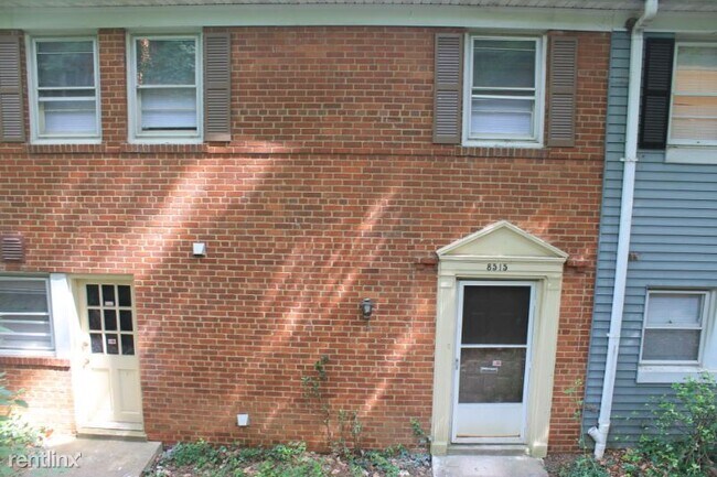 Building Photo - 2 br, 1.5 bath Townhome - 8515 Bradford Rd