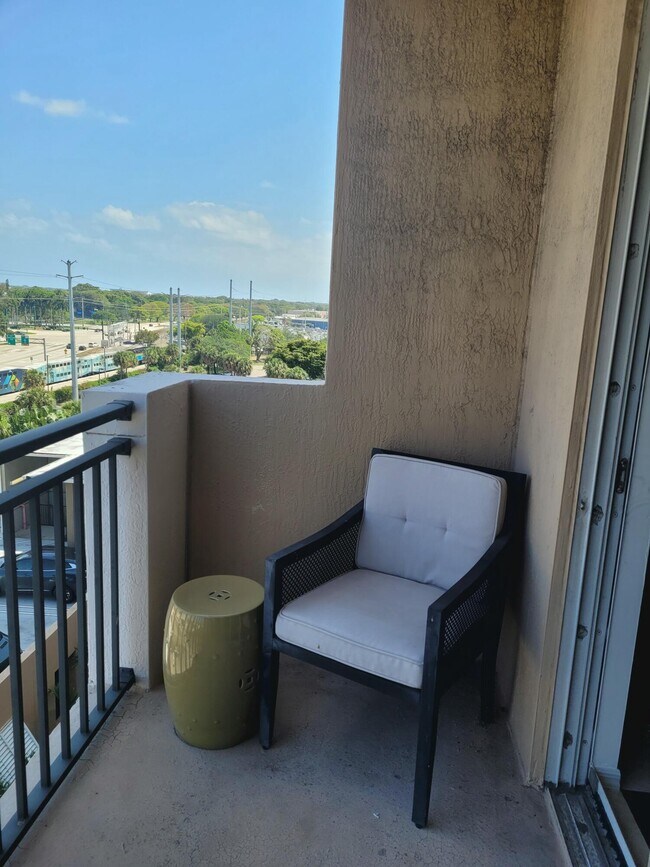 Foto del edificio - 616 Clearwater Park Rd