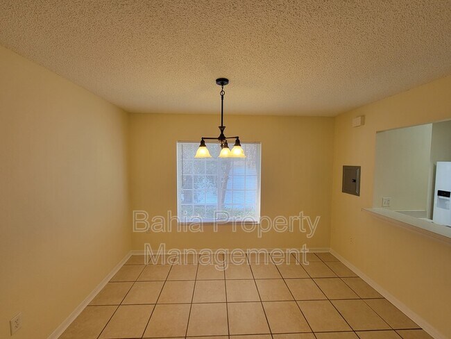 Building Photo - 4053 Dolphin Dr