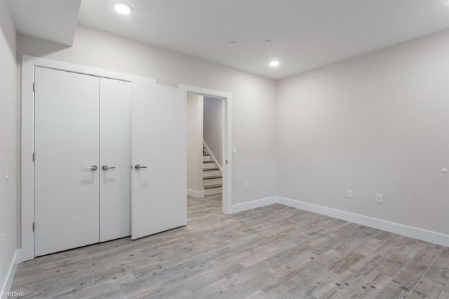 Building Photo - 3 br, 3 bath Duplex - 426 W Norris ST Unit 1
