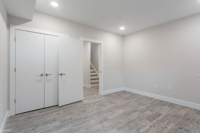 Foto del edificio - 3 br, 3 bath Duplex - 426 W Norris ST Unit 1