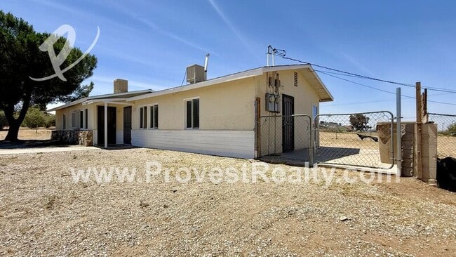 Building Photo - 15034 Sequoia St