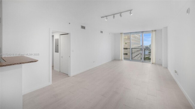 Building Photo - 325 S Biscayne Blvd