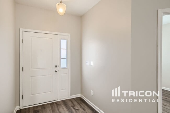 Building Photo - 12553 Druids Glen Dr