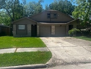 Building Photo - 22109 Diane Dr