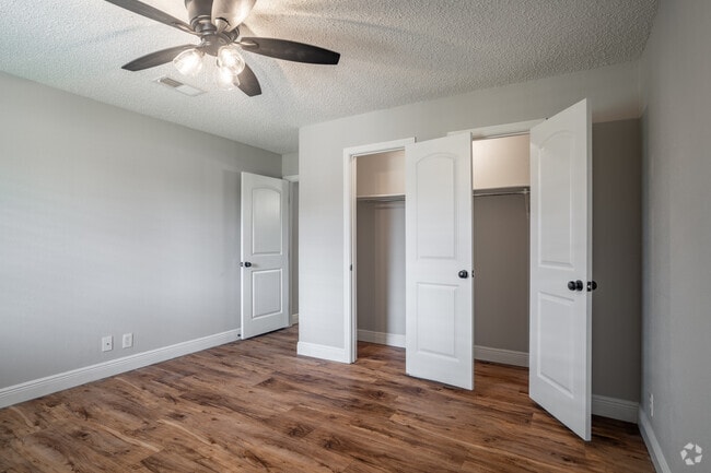 2BR, 1BA - 900SF - Prutzman Place Apartments