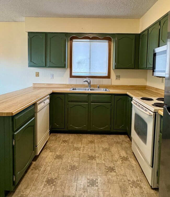 Foto del edificio - 606 Vilas St