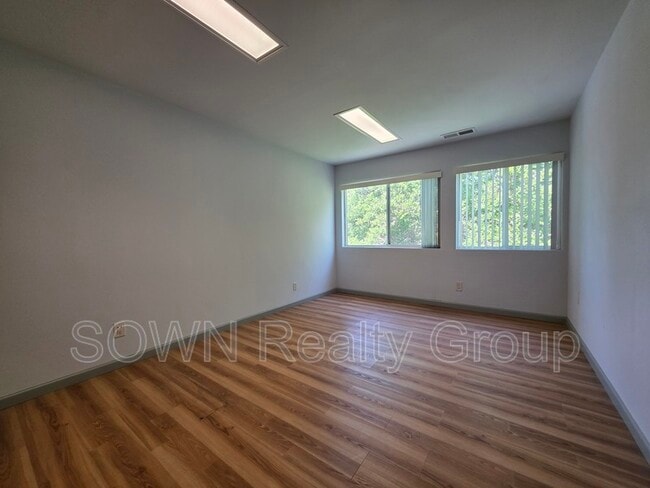 Building Photo - 436 E William St