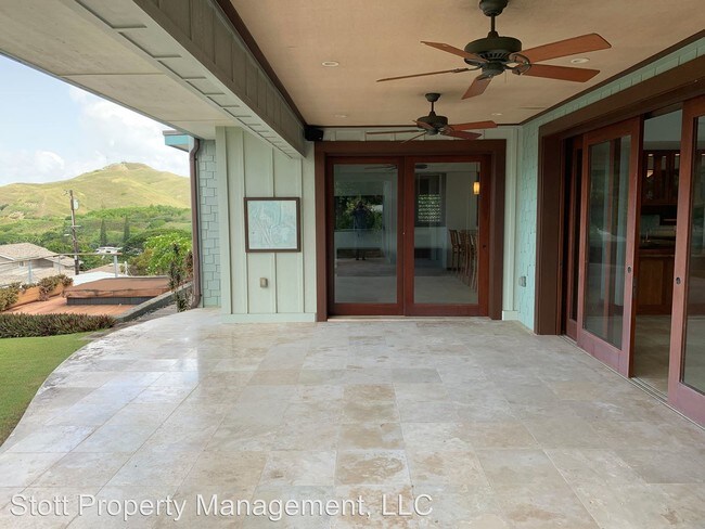 Foto del edificio - 44-109-109 Bayview Haven Pl