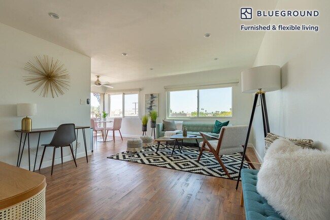 Foto del edificio - 615 E Broadway