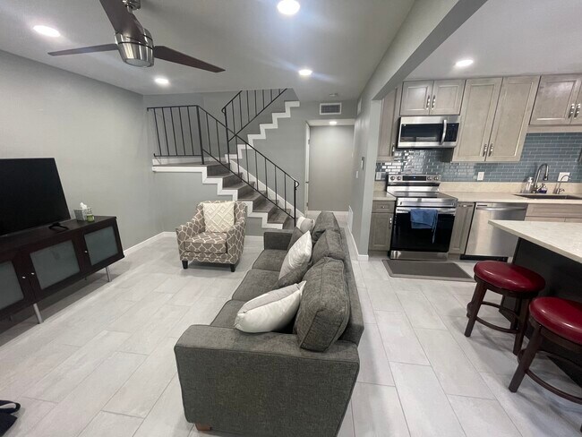 Building Photo - 2119 Eveningside Dr