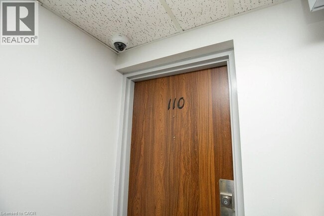 Building Photo - 71 Vanier Dr