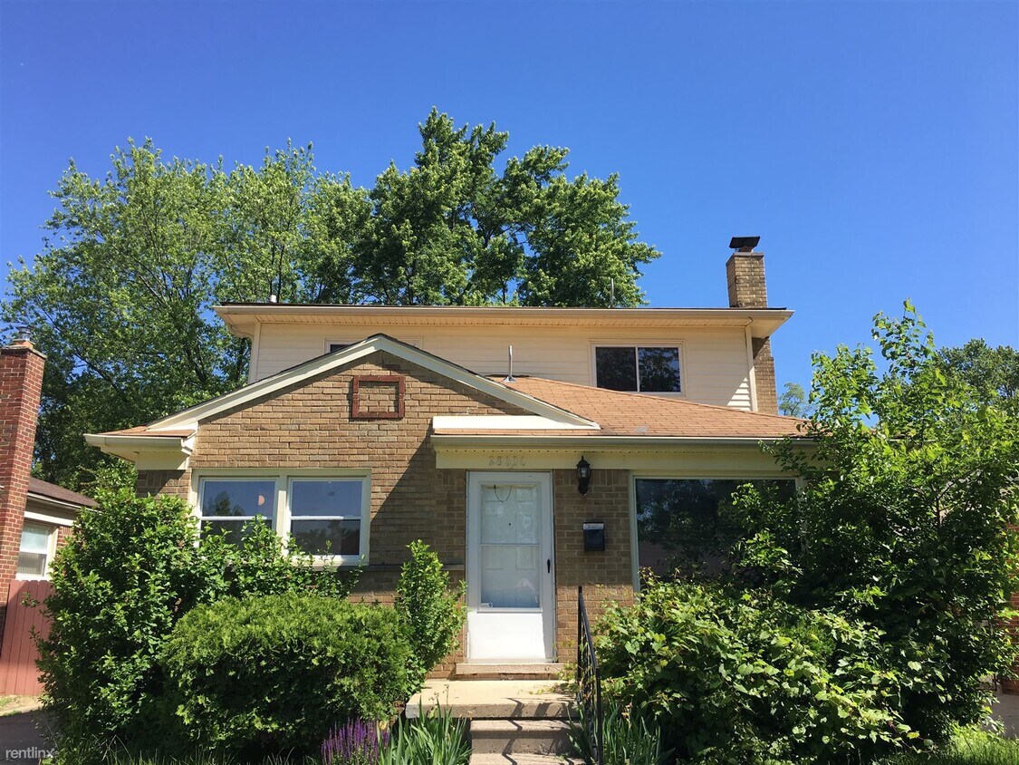 5 br, 1 bath House 28630 Rosewood St House Rental in Inkster, MI