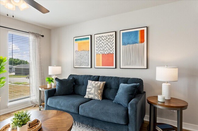 Foto del edificio - Hidden Hills Townhomes