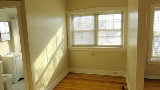 Building Photo - 6954 S Paxton Ave