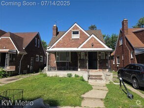 Building Photo - 8595 Cloverlawn Ave