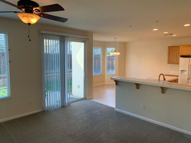 Building Photo - Beautiful Home Located in Desirable Rose G...