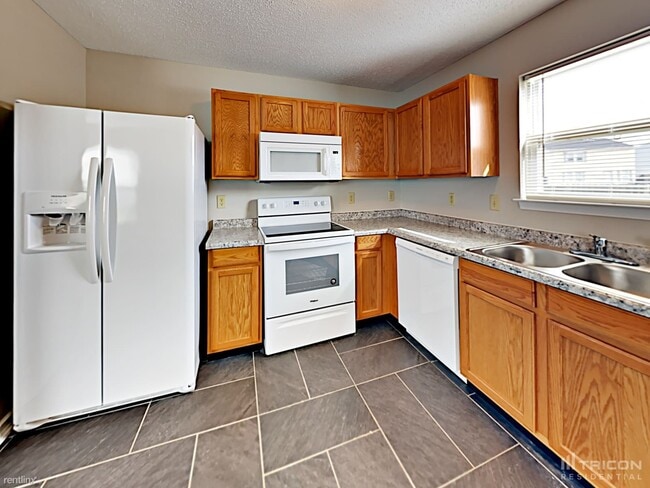 Building Photo - 2159 Summer Breeze Way