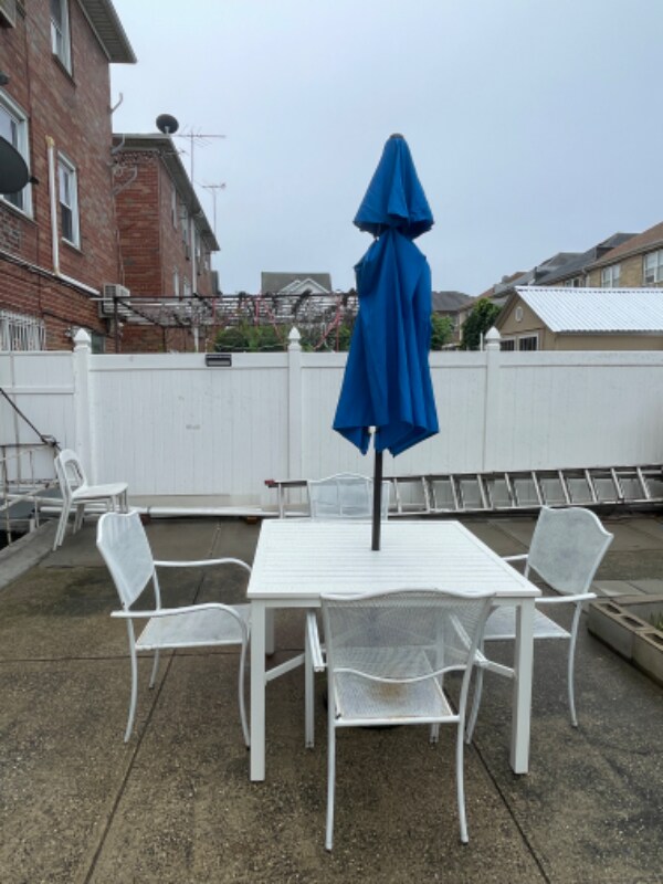 Building Photo - 164 164th St