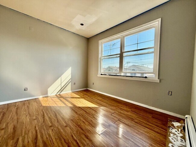 Foto del edificio - 341 Lembeck Ave