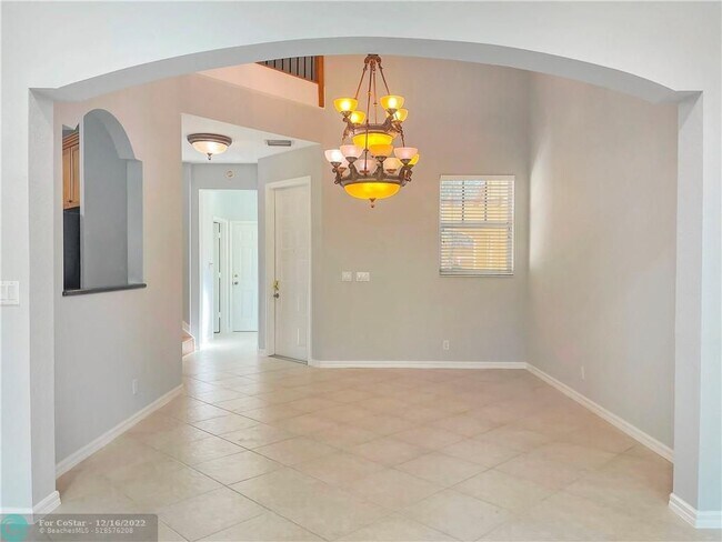 Foto del edificio - 5780 NW 120th Ave