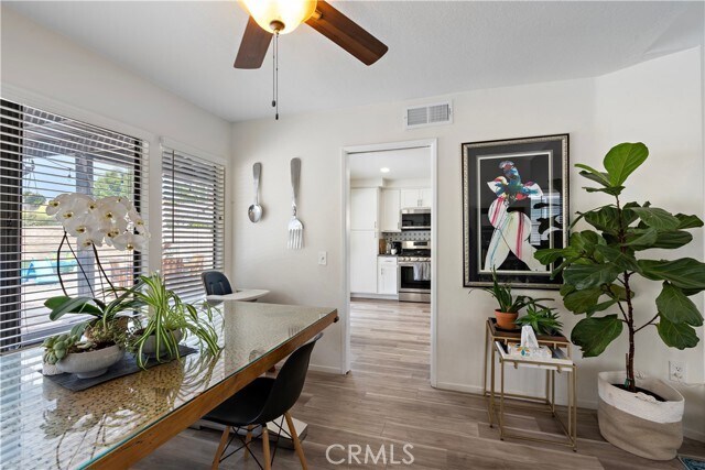 Foto del edificio - 6278 Sunny Meadow Ln