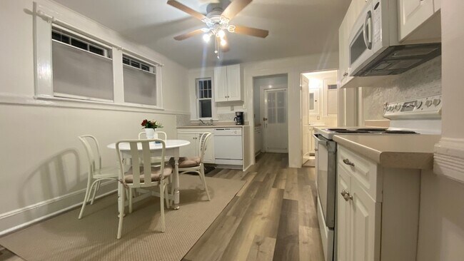 KITCHEN - 573 Reef Rd