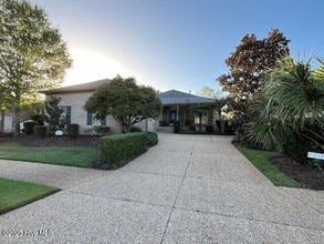 Building Photo - 2485 Belshaw Dr