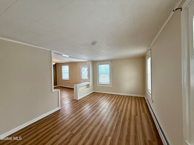 Foto del edificio - 13 School St