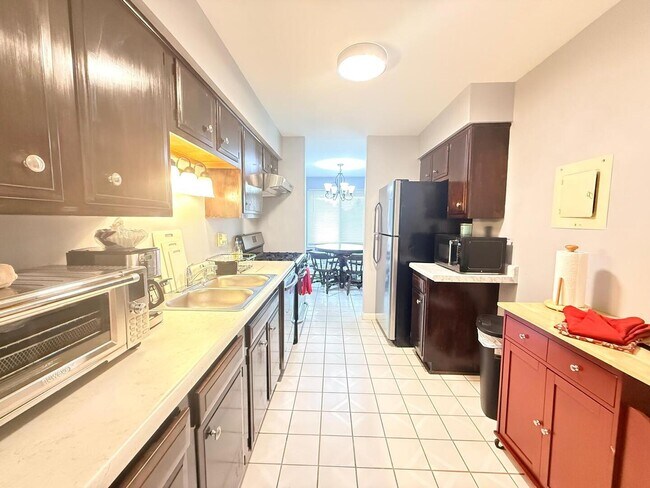 Foto del edificio - 3108 Roberts Dr