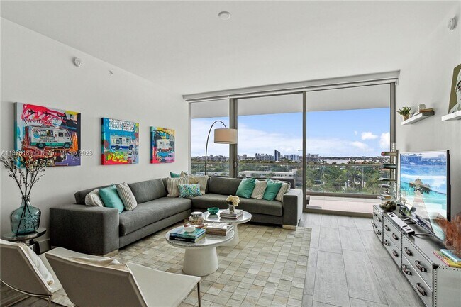 Foto del edificio - 10201 Collins Ave