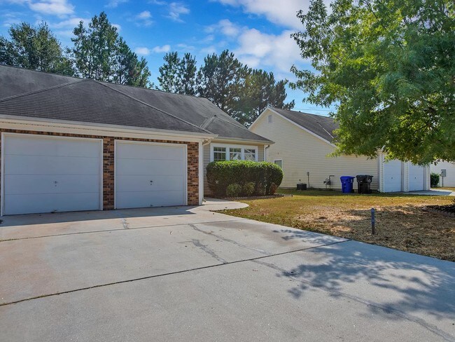 Building Photo - 74 Camden Way