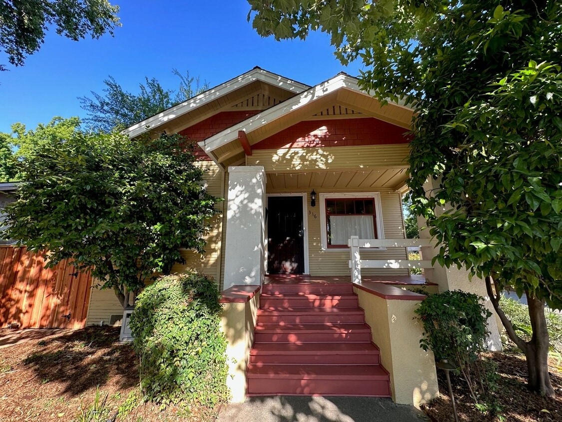 Primary Photo - 2 Bedroom New Era Park Home with Garden an...