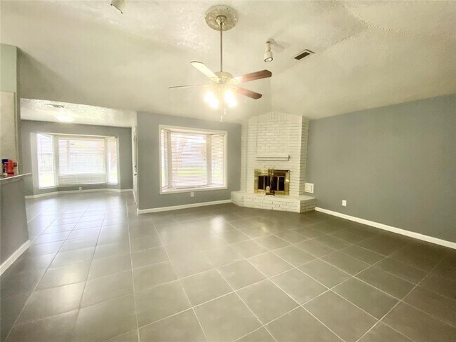 Foto del edificio - 10919 Dove Creek Cir